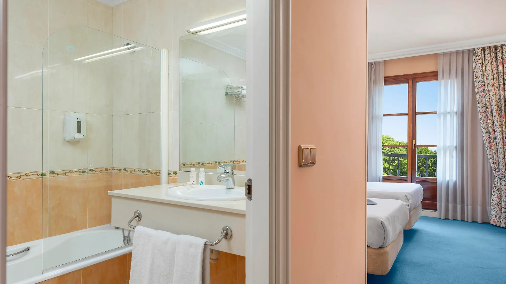 Tryp Bilbao Sondika Hotel 3*,  Spain
