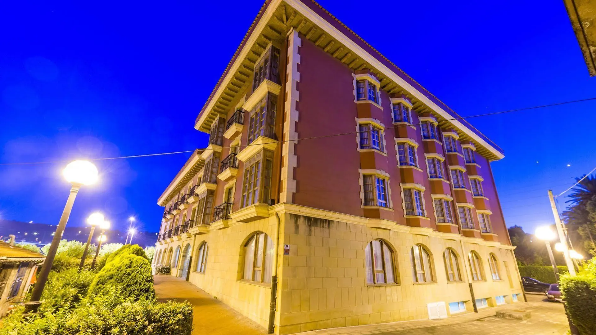 Tryp Bilbao Sondika Hotel 3*,  Spain